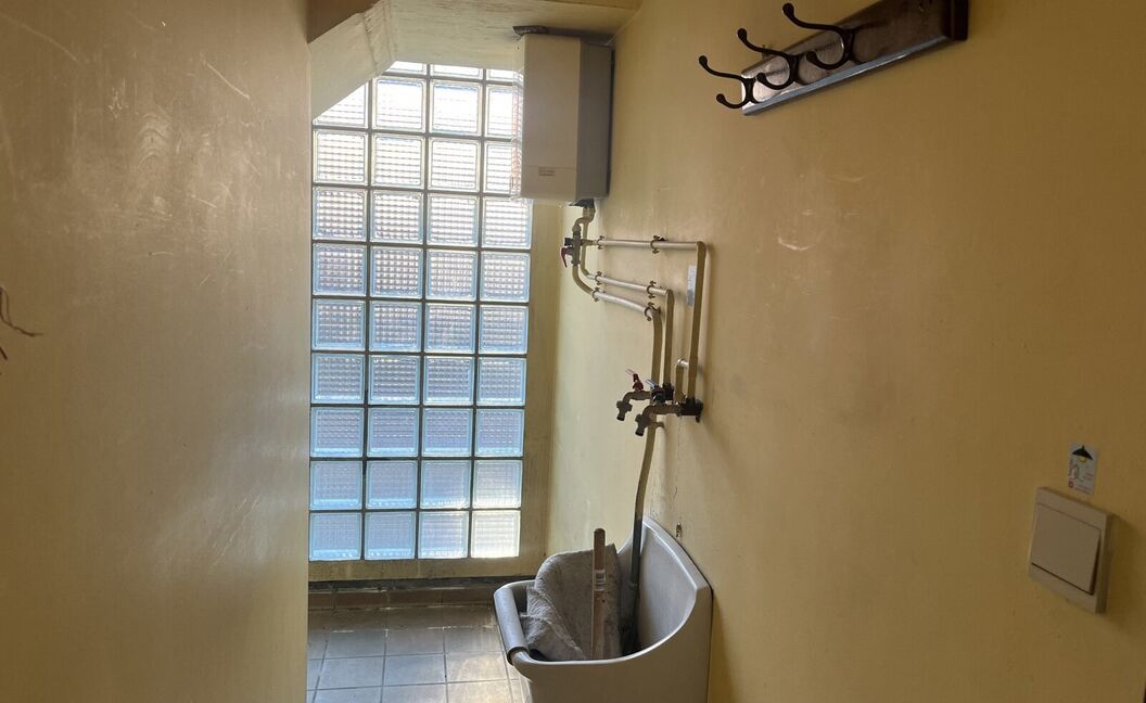 Gebouw voor gemengd gebruik te huur in Aartselaar