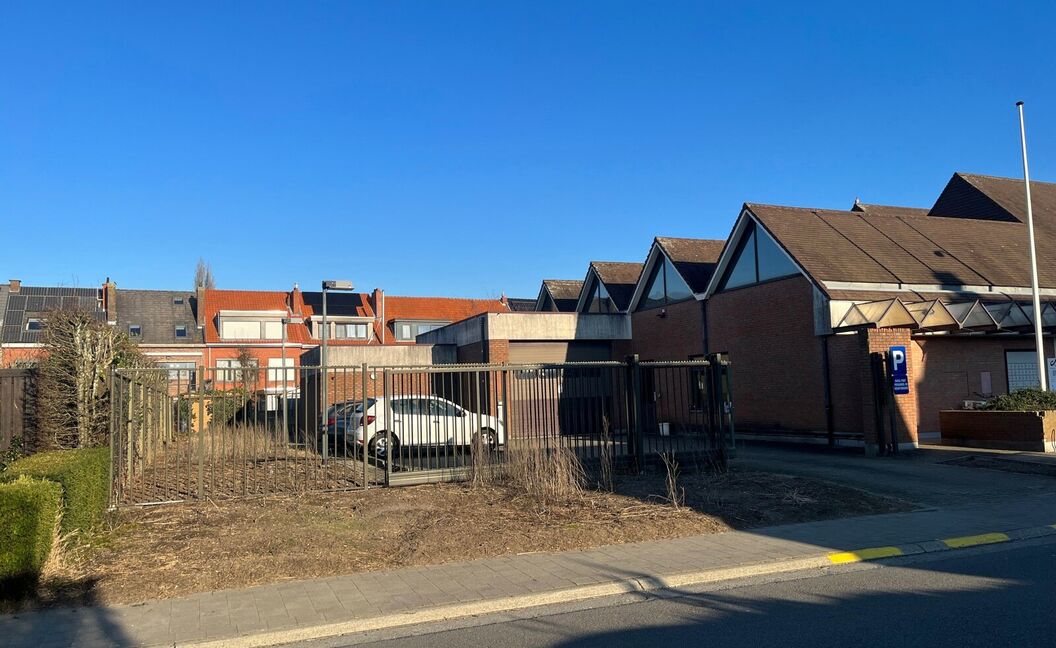 Gebouw voor gemengd gebruik te huur in Aartselaar