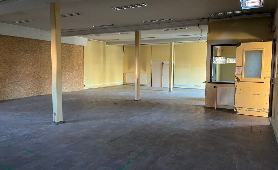 Gebouw voor gemengd gebruik te huur in Aartselaar