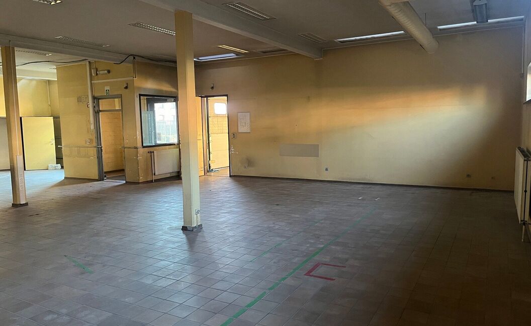 Gebouw voor gemengd gebruik te huur in Aartselaar