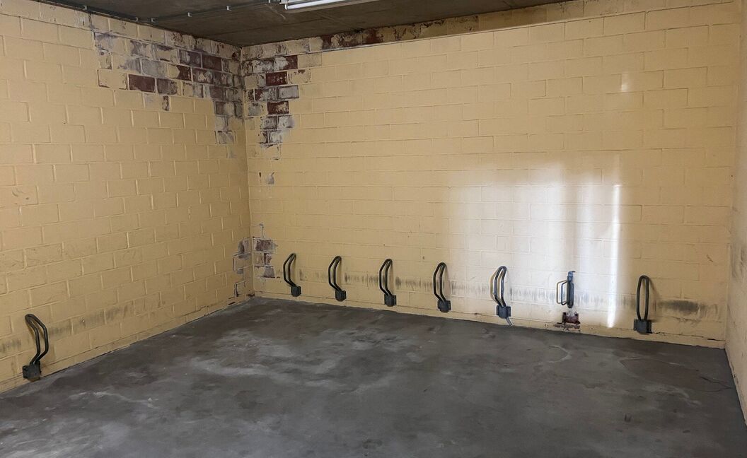 Gebouw voor gemengd gebruik te huur in Aartselaar