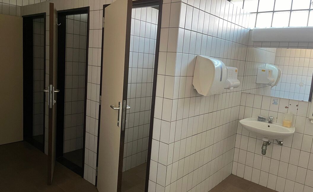 Gebouw voor gemengd gebruik te huur in Aartselaar