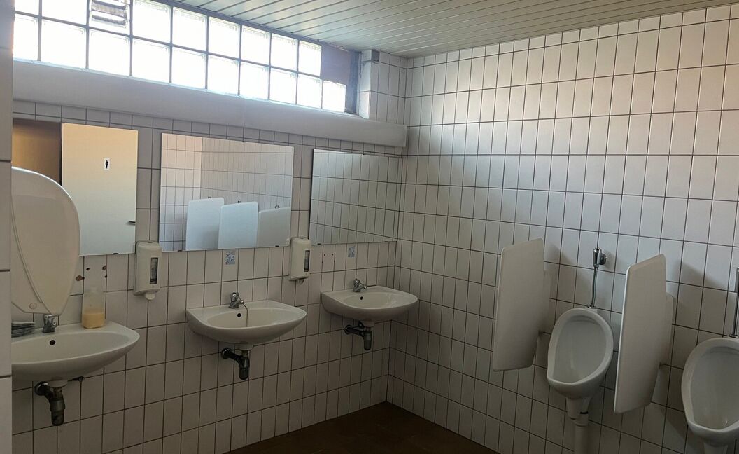 Gebouw voor gemengd gebruik te huur in Aartselaar