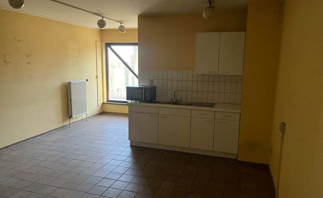 Gebouw voor gemengd gebruik te huur in Aartselaar