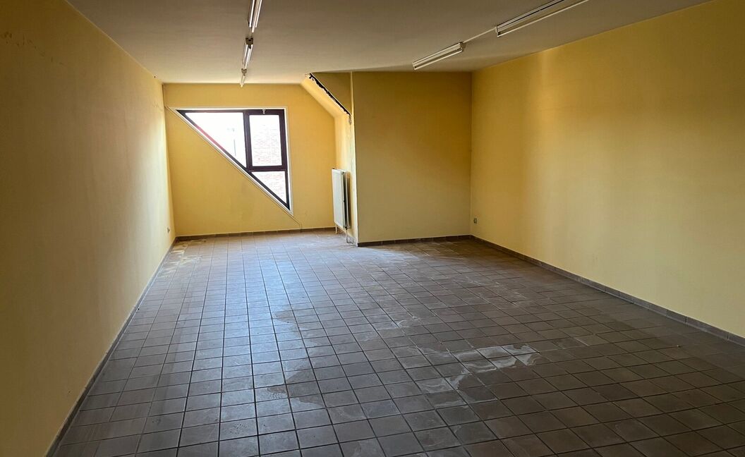 Gebouw voor gemengd gebruik te huur in Aartselaar