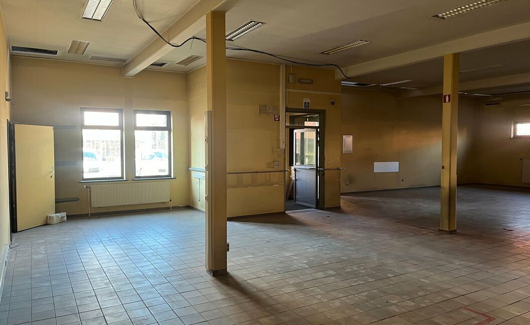 Gebouw voor gemengd gebruik te huur in Aartselaar