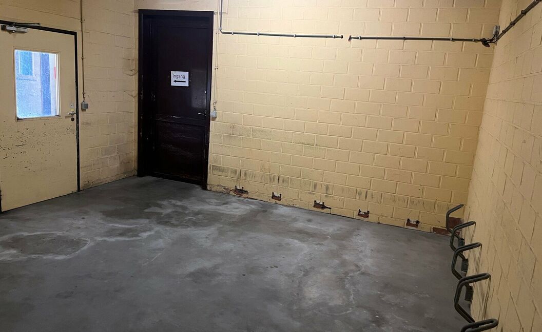 Gebouw voor gemengd gebruik te huur in Aartselaar