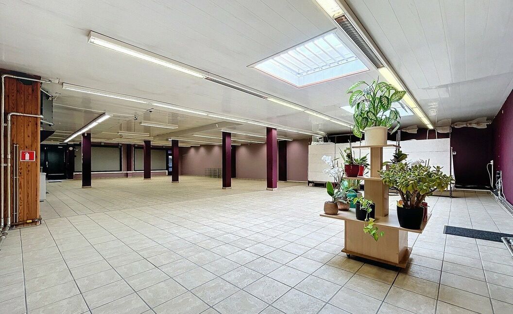 Gebouw voor gemengd gebruik te koop in Kontich