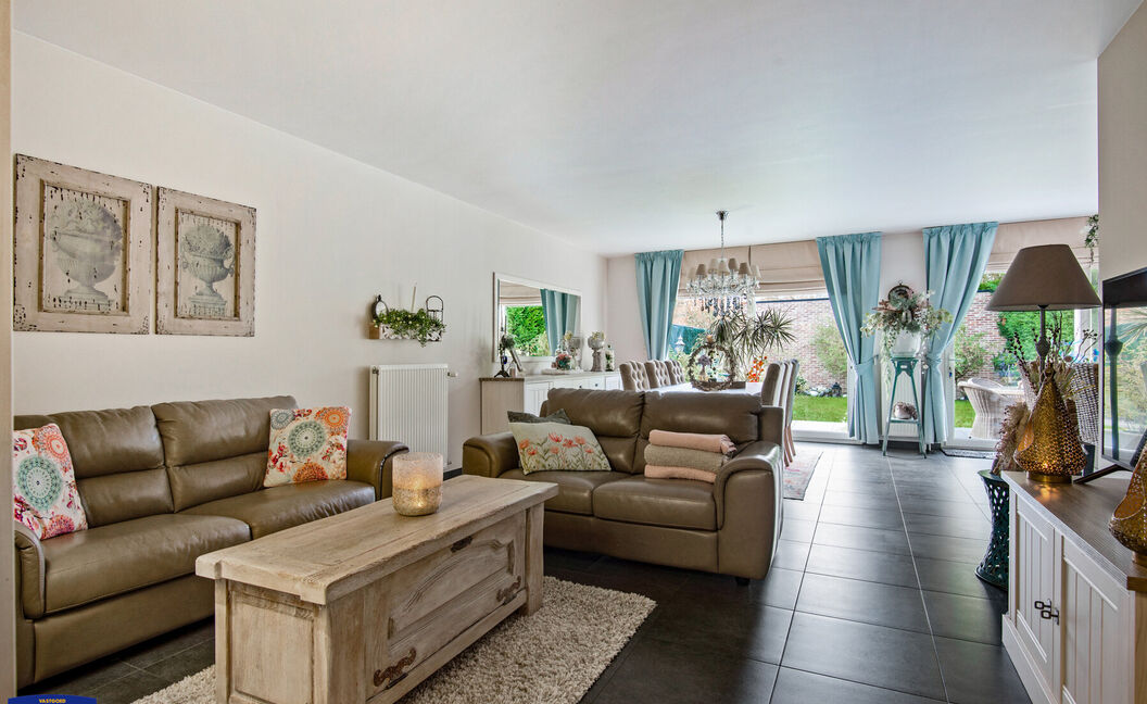 Gelijkvloerse verdieping te huur in Aartselaar