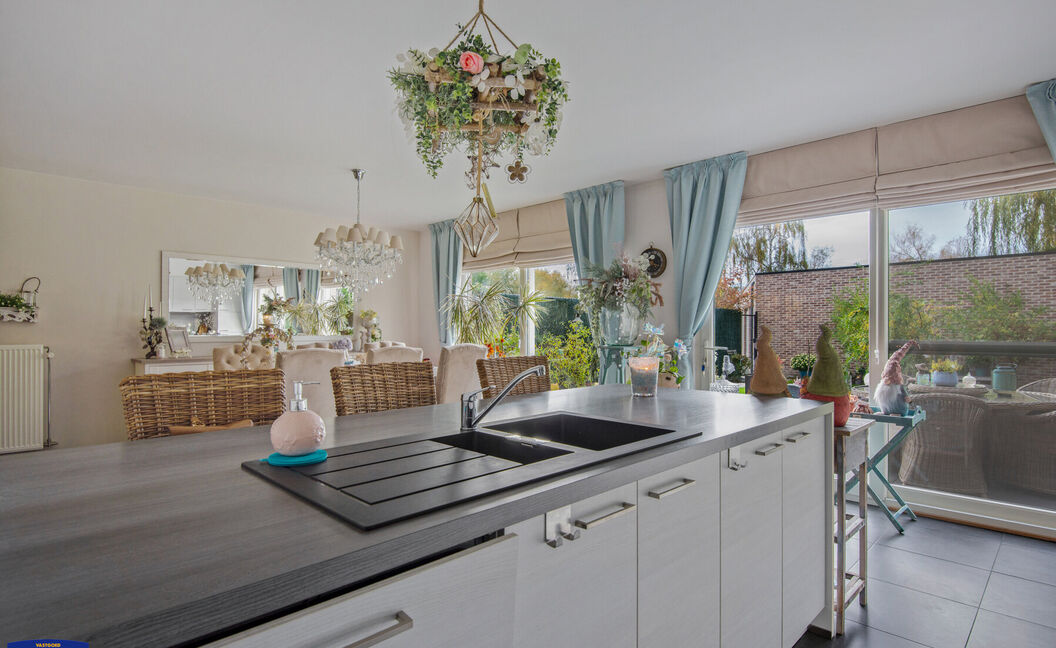 Gelijkvloerse verdieping te huur in Aartselaar