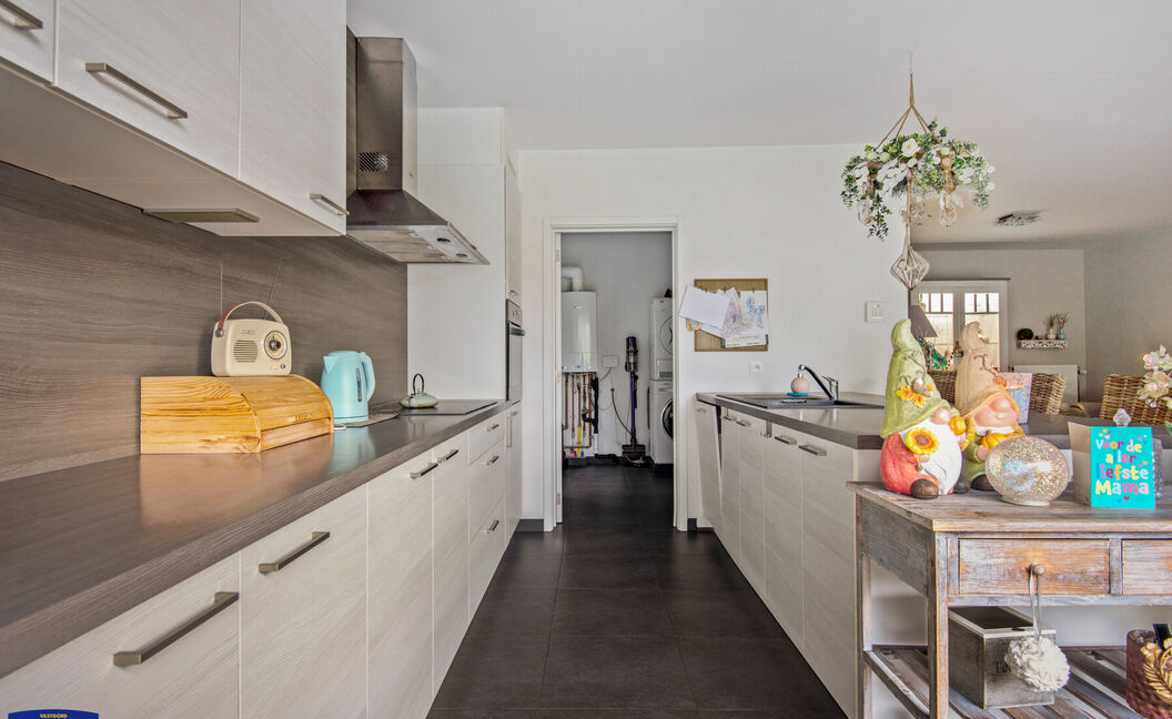 Gelijkvloerse verdieping te huur in Aartselaar