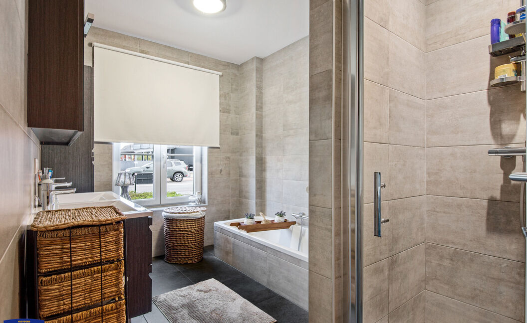 Gelijkvloerse verdieping te huur in Aartselaar