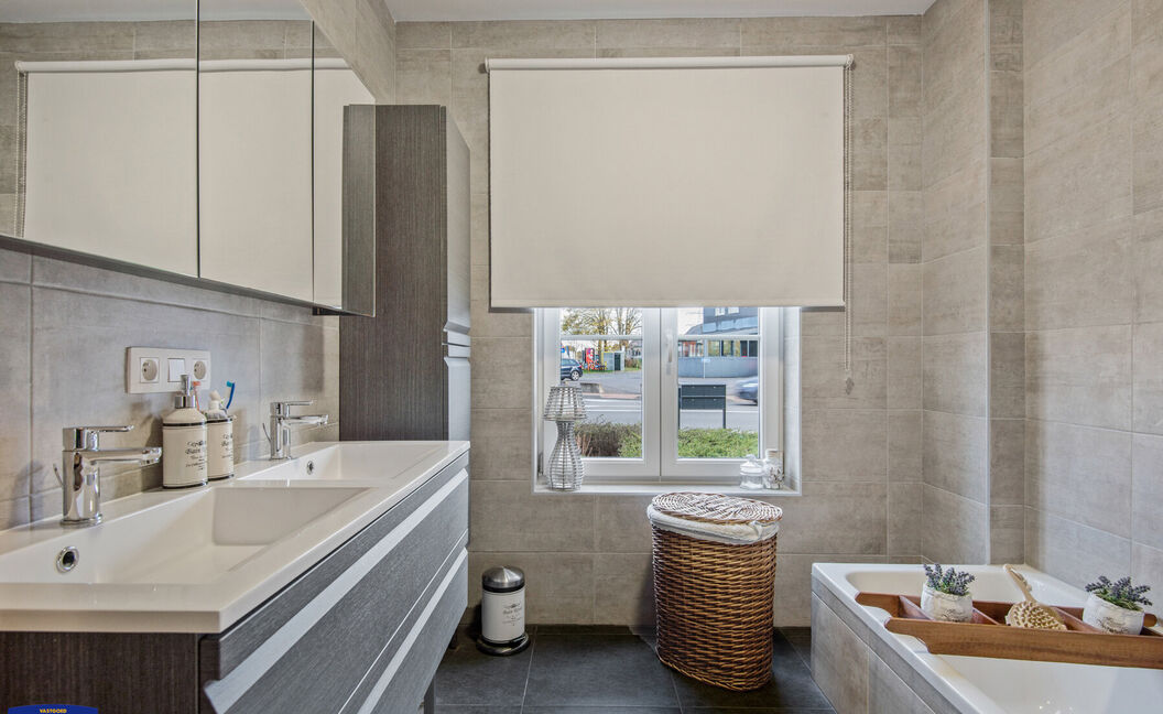 Gelijkvloerse verdieping te huur in Aartselaar