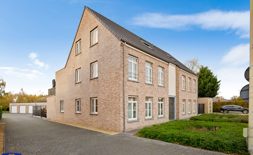 Gelijkvloerse verdieping te huur in Aartselaar