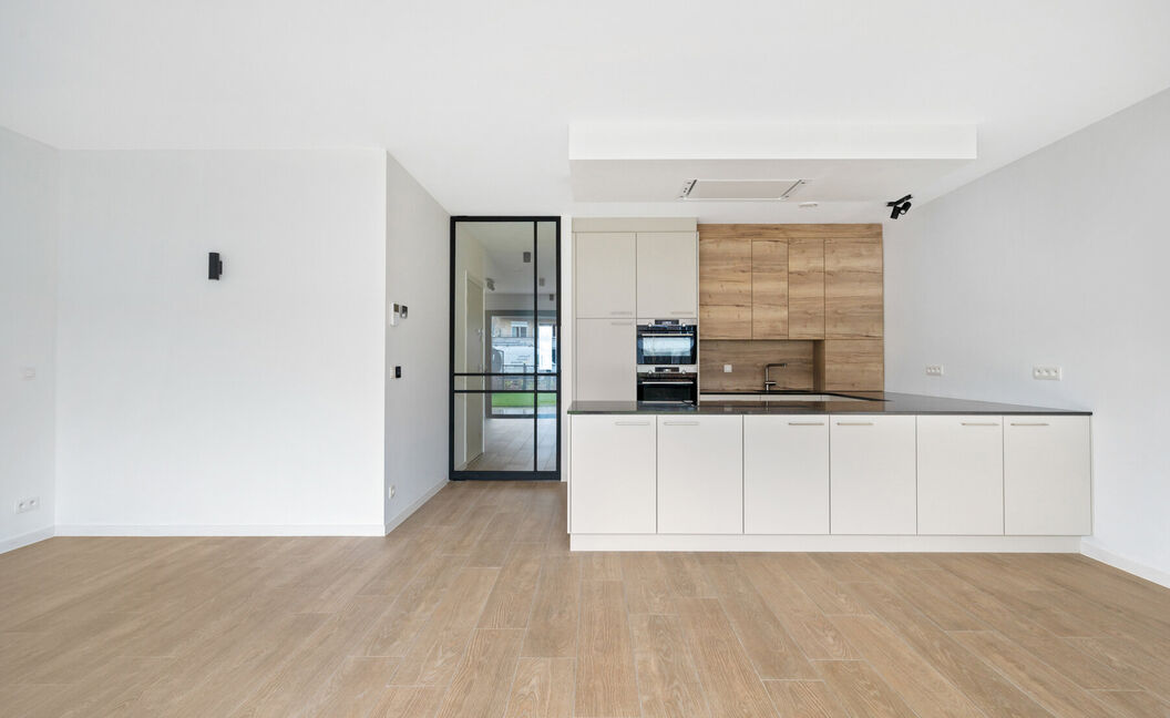 Gelijkvloerse verdieping te huur in Aartselaar