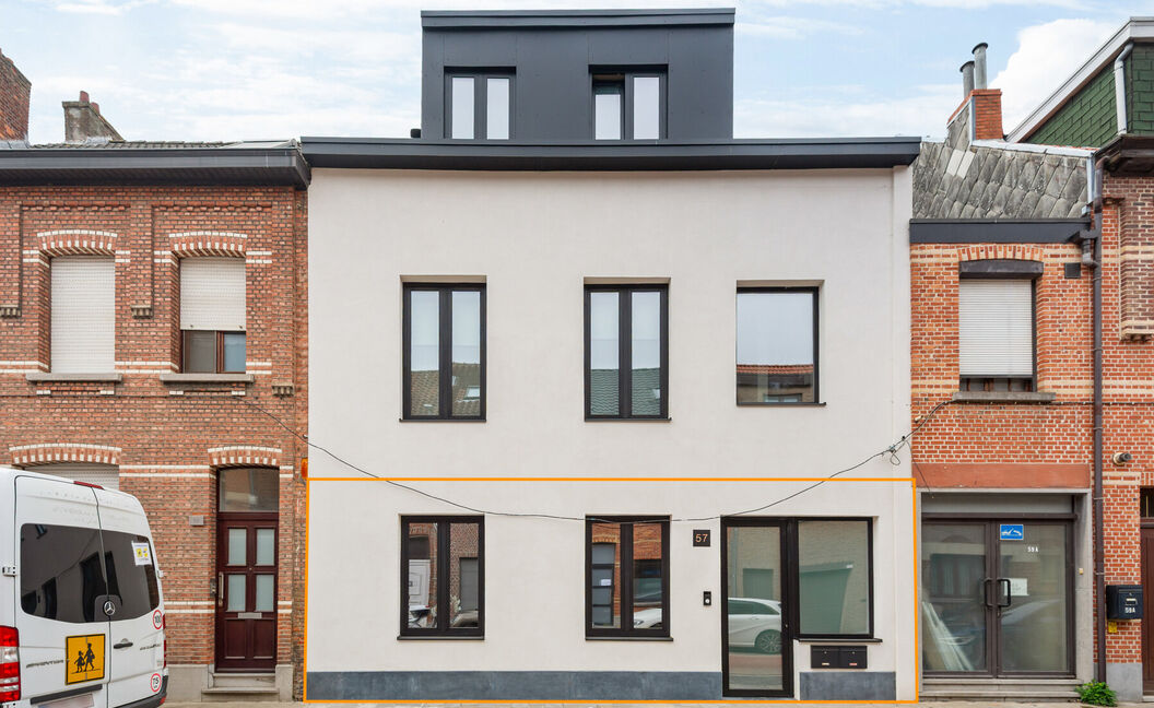 Gelijkvloerse verdieping te koop in Hemiksem