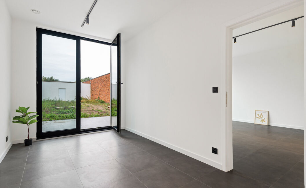 Gelijkvloerse verdieping te koop in Hemiksem