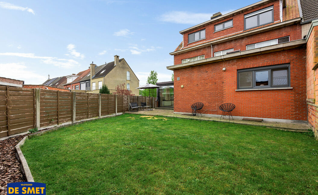 Gelijkvloerse verdieping te koop in Hemiksem