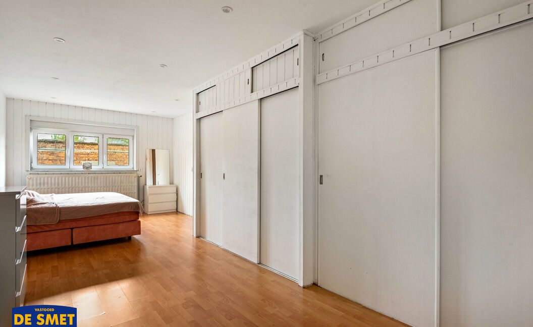 Gelijkvloerse verdieping te koop in Hemiksem