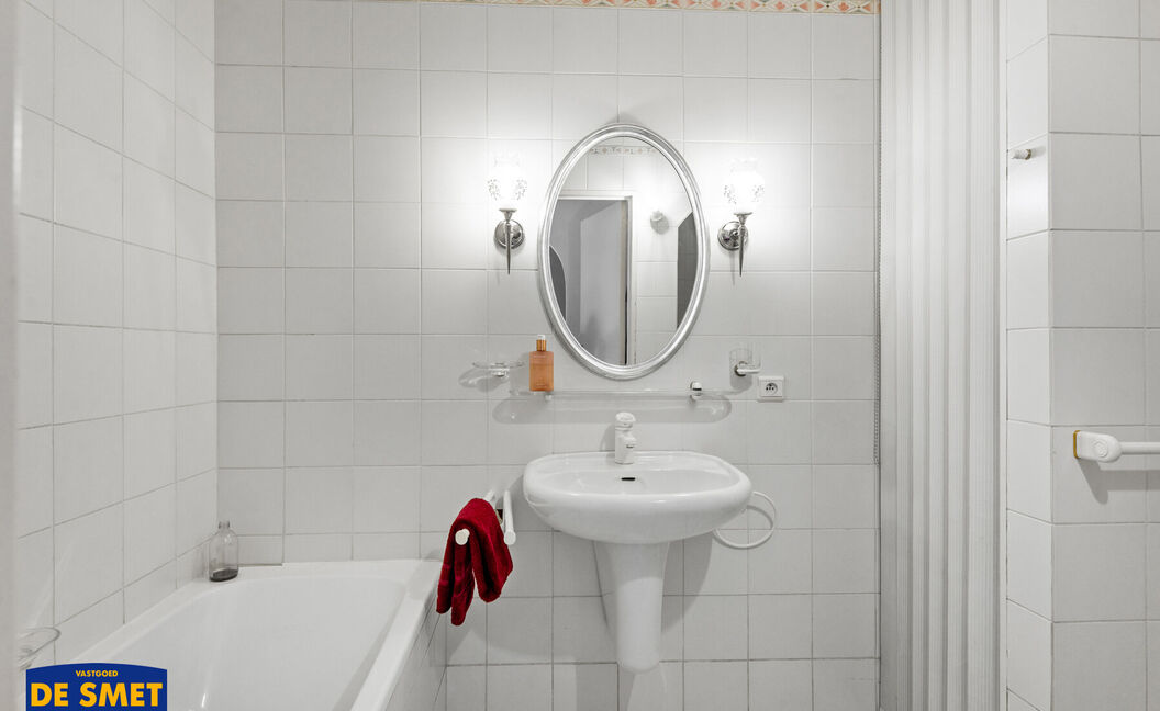 Gelijkvloerse verdieping te koop in Wilrijk