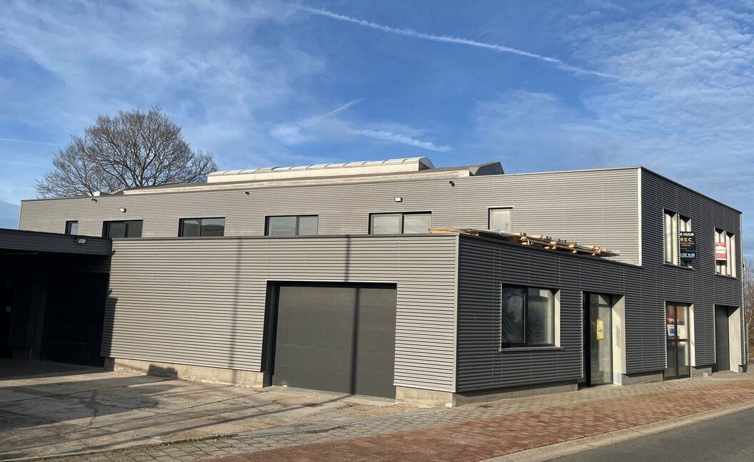 Industrieel gebouw te huur in Schelle