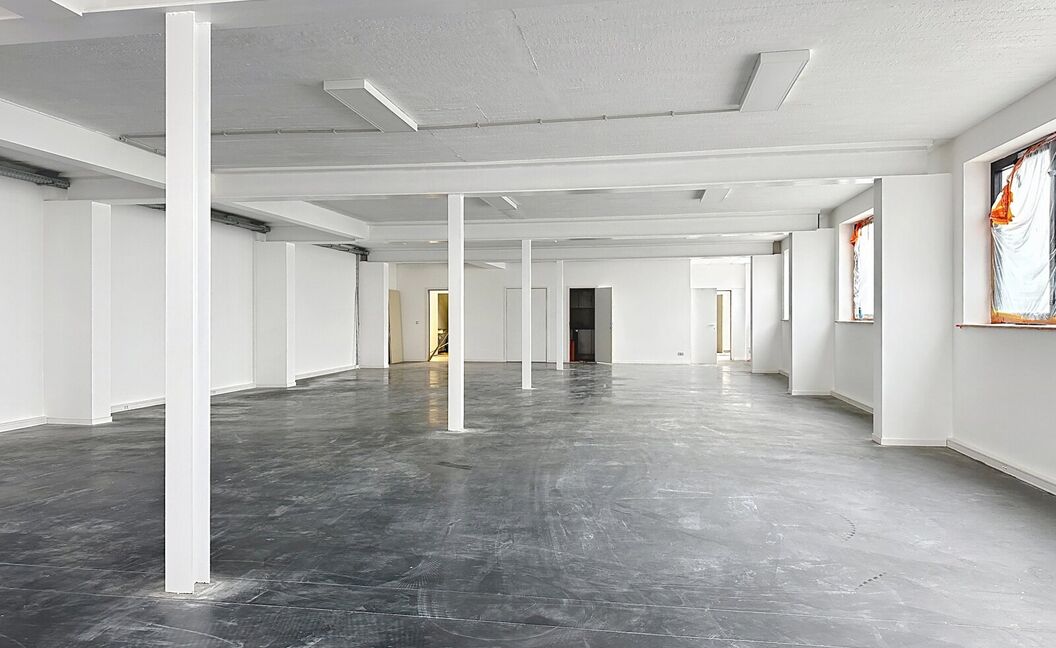 Industrieel gebouw te huur in Schelle