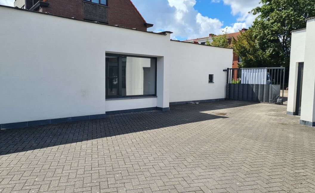 Kantoorgebouw te huur in Aartselaar