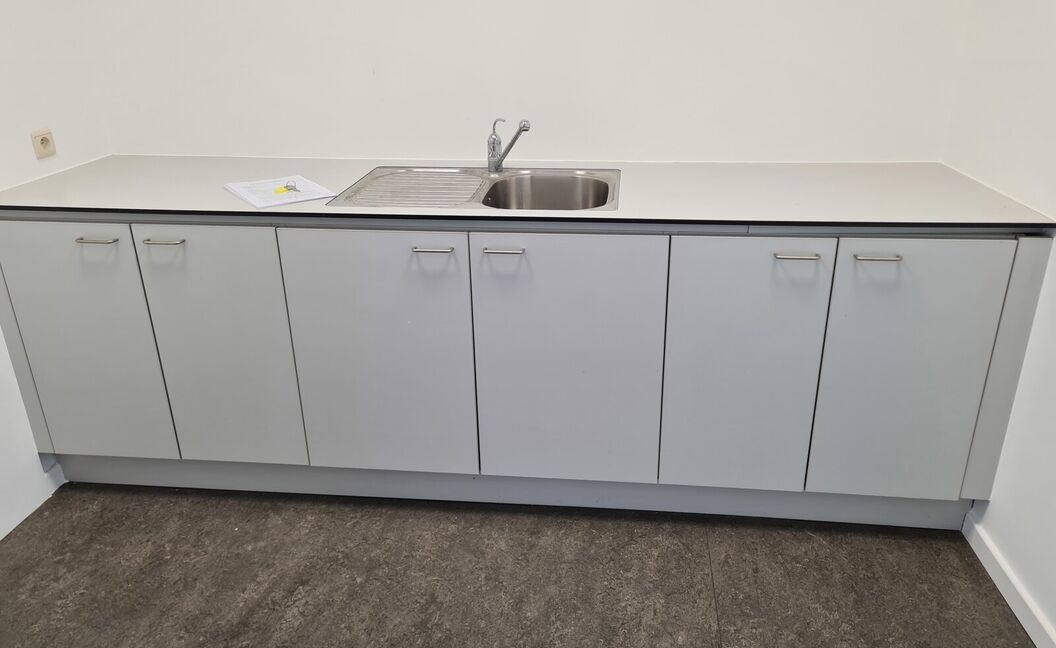 Kantoorgebouw te huur in Aartselaar