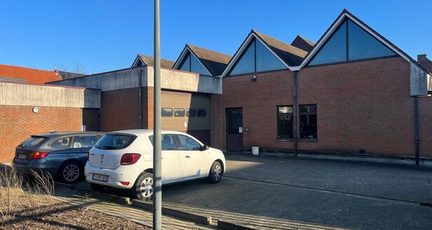 Gebouw voor gemengd gebruik te huur in Aartselaar
