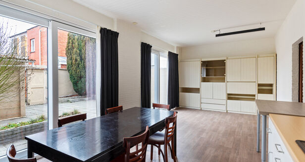 Gebouw voor gemengd gebruik te koop in Reet