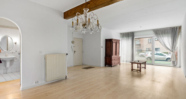 Gelijkvloerse verdieping te koop in Wilrijk