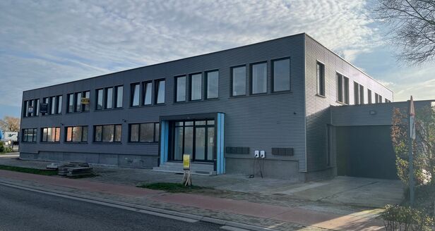 Industrieel gebouw te huur in Schelle