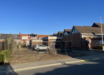 Gebouw voor gemengd gebruik te huur in Aartselaar