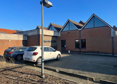 Gebouw voor gemengd gebruik te huur in Aartselaar