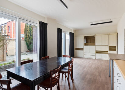 Gebouw voor gemengd gebruik te koop in Reet