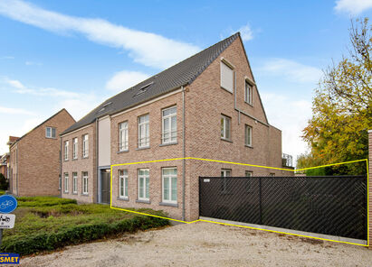 Gelijkvloerse verdieping te huur in Aartselaar